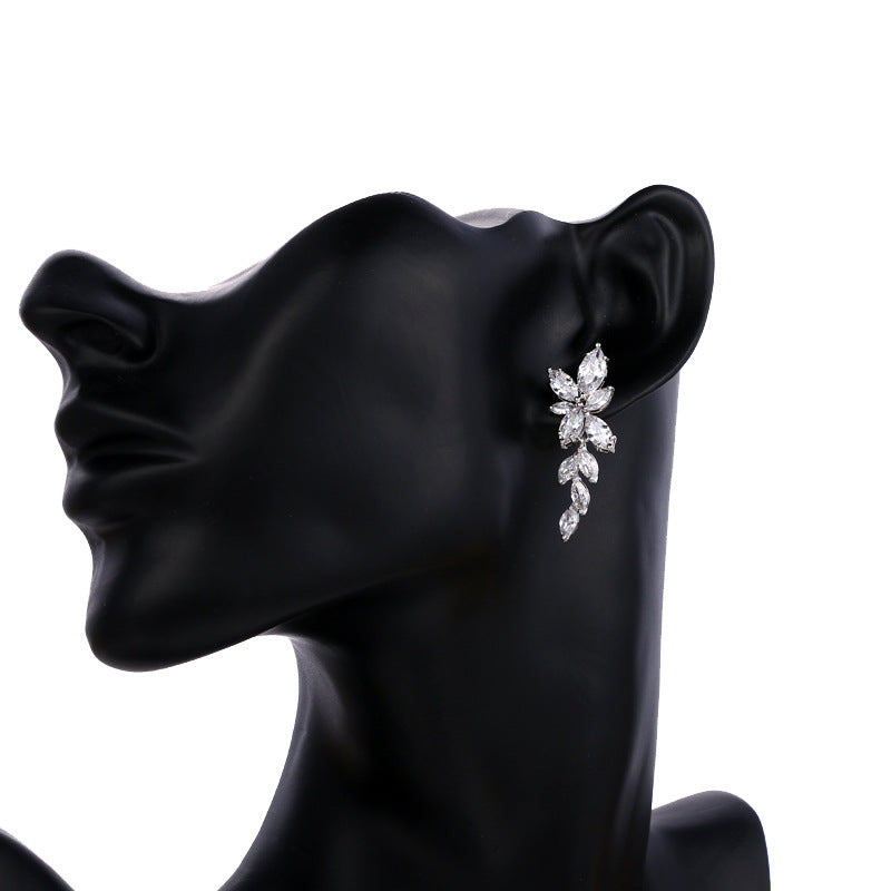 Green leaf zircon ladies earrings